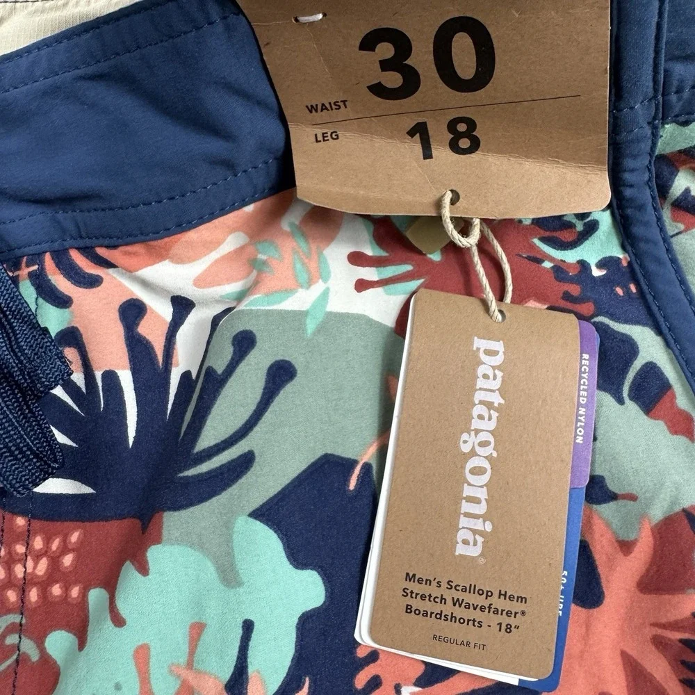 Patagonia Scallop Hem Stretch Wavefarer Boardshorts 30 Wild Waratah Celadon